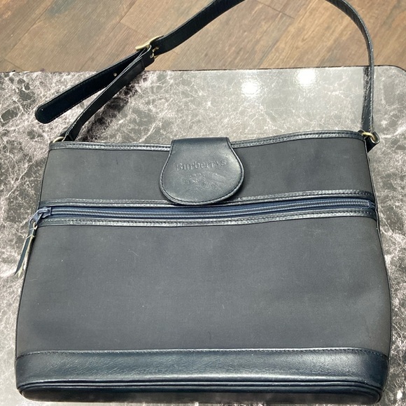Burberrys Handbags - BurberryS Vintage pre 1999 Shoulder bag EUC
